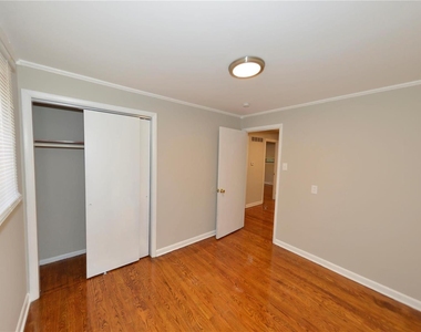 136 North Marguerite Avenue - Photo Thumbnail 14