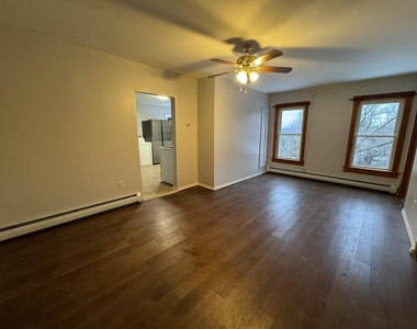 100 Hanover Street - Photo Thumbnail 3