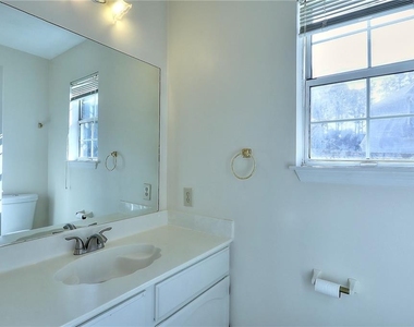 2717 Ashbury Point Lane - Photo Thumbnail 12