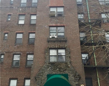 6 West Avenue - Photo Thumbnail 9