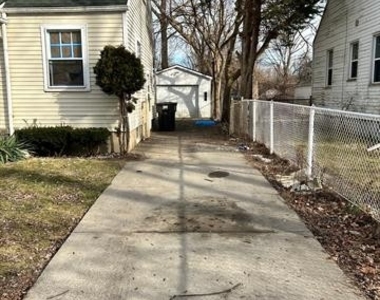 16536 Chatham Street - Photo Thumbnail 12