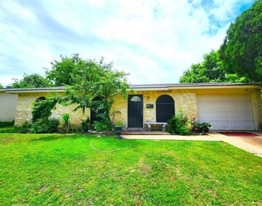 912 Springwood Drive - Photo Thumbnail 0