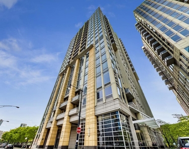 700 N Larrabee Street - Photo Thumbnail 1