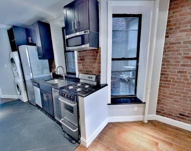 East 102nd Street, Unit 4w - Photo Thumbnail 0