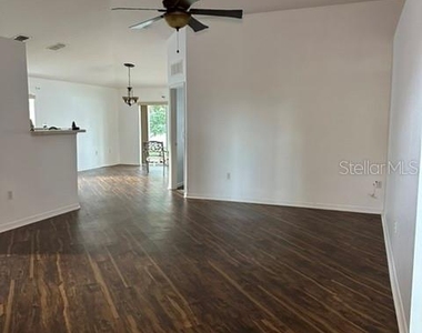 2204 Tealwood Circle - Photo Thumbnail 2