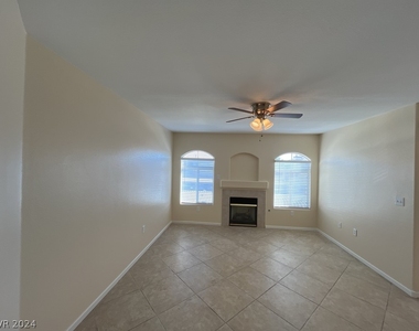 4555 E Sahara Avenue - Photo Thumbnail 4