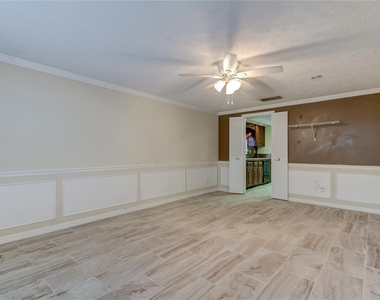 10406 Reclinata Lane - Photo Thumbnail 22