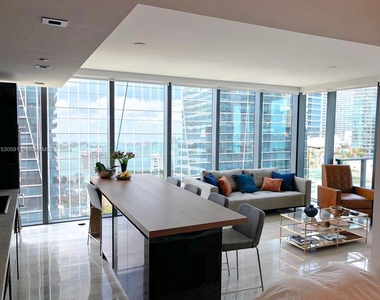 1451 Brickell Ave - Photo Thumbnail 3