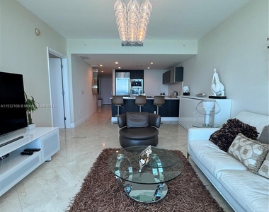 17001 Collins Ave - Photo Thumbnail 4