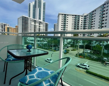 3000 S Ocean Dr - Photo Thumbnail 6