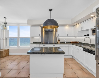 615 Ocean Dr - Photo Thumbnail 26