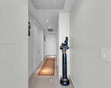 10225 Collins Ave - Photo Thumbnail 40