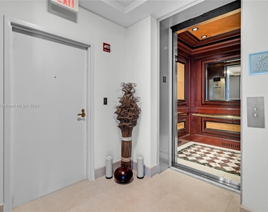 10225 Collins Ave - Photo Thumbnail 29