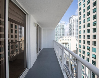 1200 Brickell Bay Dr - Photo Thumbnail 11