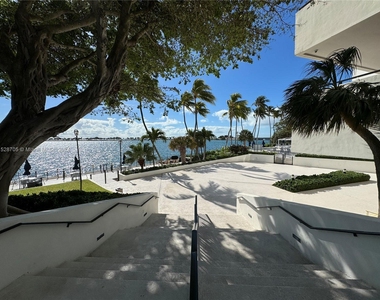 2333 Brickell Ave - Photo Thumbnail 21