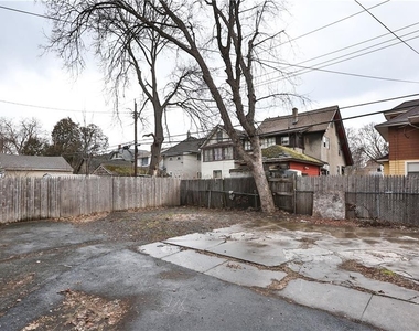 506 Melville Street - Photo Thumbnail 23