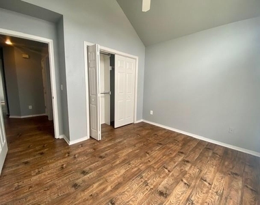 3225 Silverton  St - Photo Thumbnail 11