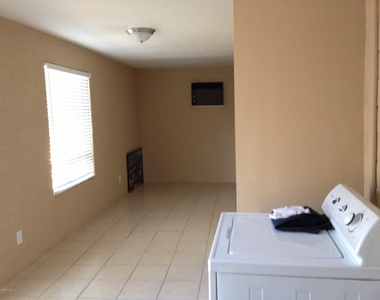 3638 W Ocotillo Road - Photo Thumbnail 12