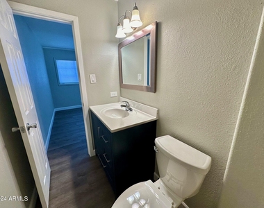 3638 W Ocotillo Road - Photo Thumbnail 25