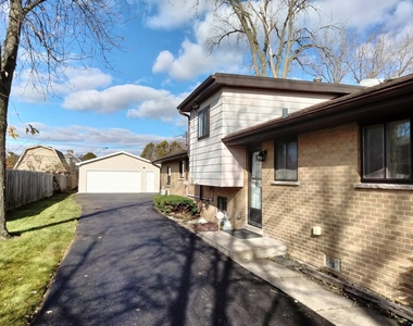 4626 Larch Avenue - Photo Thumbnail 1