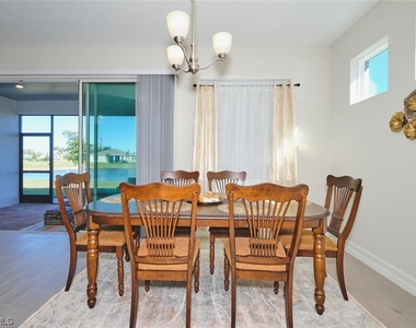 425 Coral Reef Place - Photo Thumbnail 18