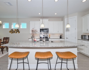 425 Coral Reef Place - Photo Thumbnail 19