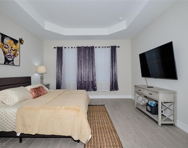 425 Coral Reef Place - Photo Thumbnail 31