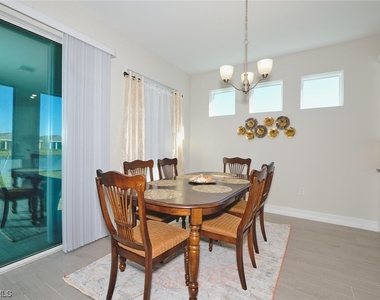 425 Coral Reef Place - Photo Thumbnail 17