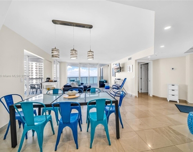 6301 Collins Ave - Photo Thumbnail 16