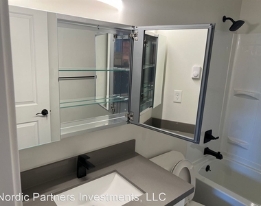 11515 26th Ave Ne - Photo Thumbnail 14