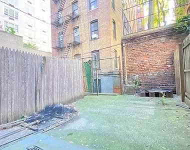 436 East 89th Street - Photo Thumbnail 0