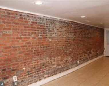 1006 K St Ne - Photo Thumbnail 3