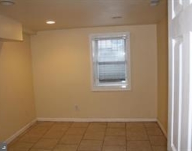 1006 K St Ne - Photo Thumbnail 4