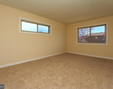 3747 Donnell Dr - Photo Thumbnail 10
