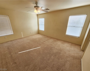 11225 Sandrone Avenue - Photo Thumbnail 26