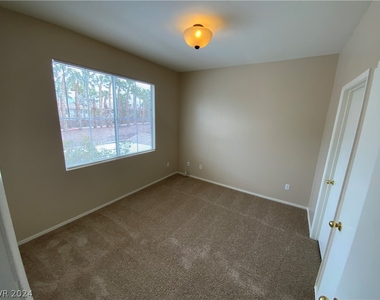 9050 W Warm Springs Road - Photo Thumbnail 14