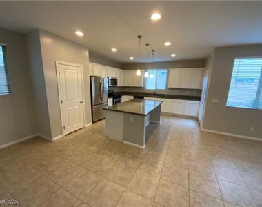 9726 Canyon Landing Avenue - Photo Thumbnail 4