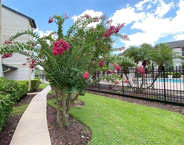 1932 Lake Atriums Circle - Photo Thumbnail 19