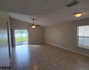 1715 Brandon Trace Avenue - Photo Thumbnail 2