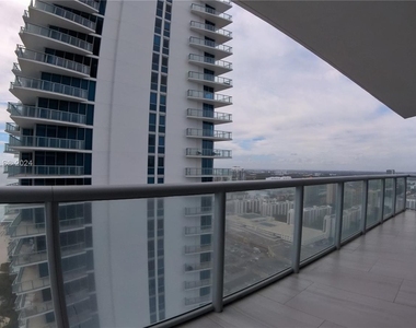 17121 Collins Ave - Photo Thumbnail 19