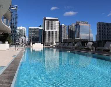 1000 Brickell Plz - Photo Thumbnail 27