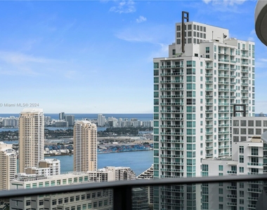 1000 Brickell Plz - Photo Thumbnail 25