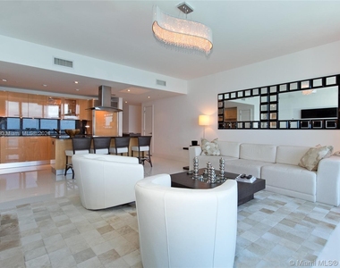 6899 Collins Ave - Photo Thumbnail 12