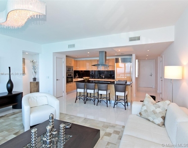 6899 Collins Ave - Photo Thumbnail 11