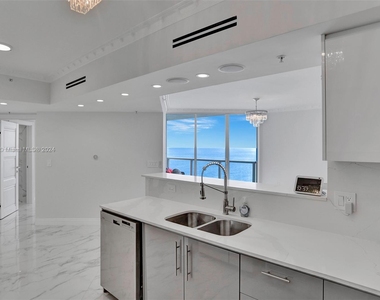 16699 Collins Ave - Photo Thumbnail 0