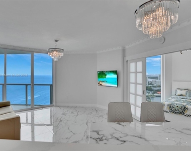 16699 Collins Ave - Photo Thumbnail 6