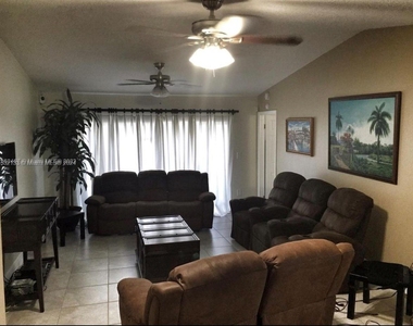 11515 Sw 172nd Ter - Photo Thumbnail 13