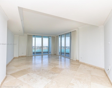 848 Brickell Key Dr - Photo Thumbnail 17