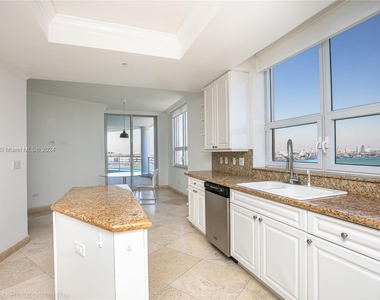 848 Brickell Key Dr - Photo Thumbnail 25