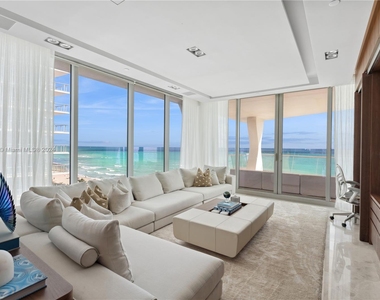 16901 Collins Ave - Photo Thumbnail 2